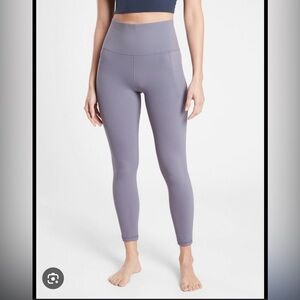 Athleta Salutation Stash 7/8 tight in Tempest Violet | size S